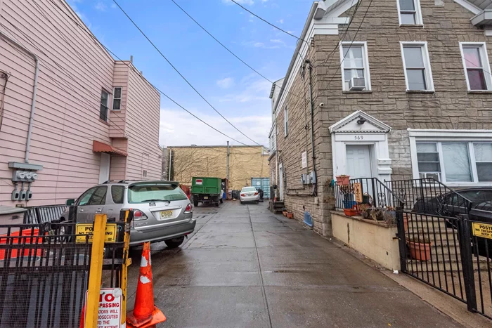 Redevelopment package deal - sold as package deal with 567 & 571 35th St - 3 lots combined into 75 x100 (each listed separately). Located in the heart of Union City's redevelopment zone - ideal for multi unit redevelopment, great location for commuters.