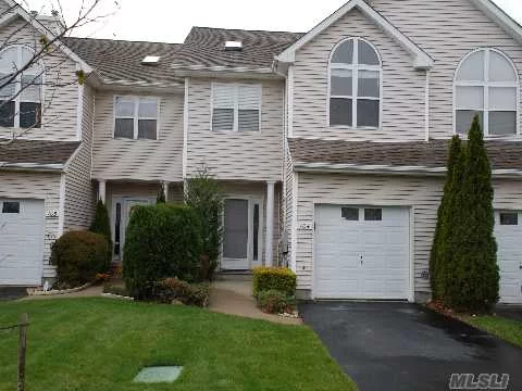 Willow Ponds! Beautiful Townhome! Foyer, Living Room With Fireplace, Eat In Kitchen With Center Island, Dining Area, Master Bedroom With Master Bath, 2nd Bedroom, Full Bath And Loft. Amenities Clubhouse With Small Gym, Inground Pool, Tennis Courts And Beach Rights. Stair Access To The Long Island Sound.