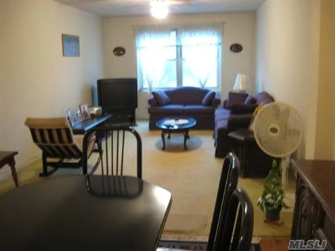 Huge 1 Bedroom In Prime Area Of Flushing. Close To Q12, Q13 Buses And Lirr. Pets Are Allowed.