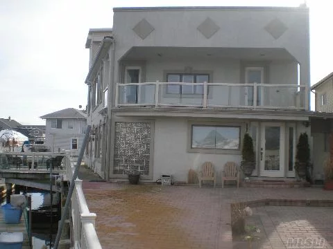 Waterfront (170&rsquo;) Gem W/Panoramic Bay Views. Refaced Blkhd Central Stereo & Vac. Cac. Walls Of Windows. Granite Eik High End Ss Appliances & Wine Fridge. New Gleaming Hardwd Flrs. Lr W/Fplc. Fdr. Bath Walk-In Shower W/Body Jets. Master W/Fplc, Huge Wic, Sitting Area & Balcony. Jacuzzi Bath. Br W/Balcony. Outdr Firepit. Loft Area. Must See! 4 Decks. Taxes Do Not Inc. Star.