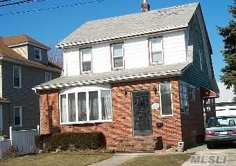 Quiet Residential Street In A Legal 2 Family House. This Bright And Airy 1 Bedroom Has A Huge Eik W/Pantry, L/R And Updated Bath. Close To All-Shopping/Lirr. Great Location!