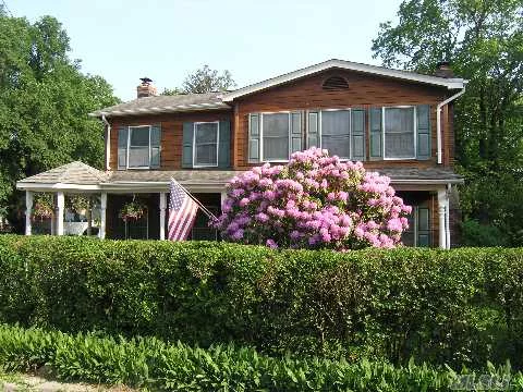 Vintage Colonial, Lovingly Restored, With Wrap Around Porch, Wood Floors, Claw Tub, Beach And Mooring Rights.Non Flood Zone