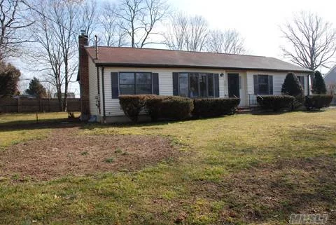 Live In The Heart Of Orient Village - Mid-Century Style 4Br/2Ba Ranch On Lovely .25 Acre That Borders Old Orchard Farm. Original Floor Plan, Anderson Windows, Large Basement, Room For A Pool, Flower And Vegetable Gardens.