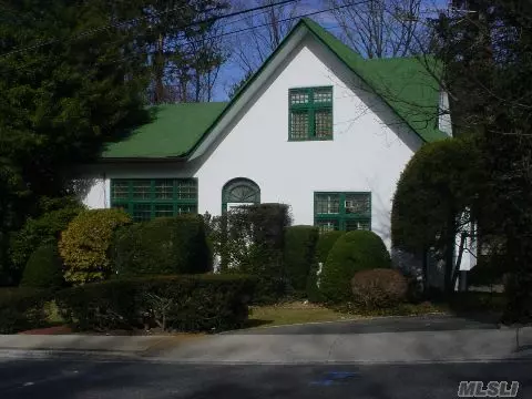 Spacious Turn Of The Century Colonial On Very Large Property Waiting For New Owners To Make It Their Own. Possible Subdivision With Proper Permits And Drawings.