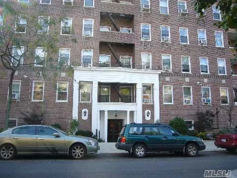 Large One Bedroom W/Large Lr, Spacious Bd, Updated Eik&Bath, Step To All 75th Express Subway Top Floor Pet Ok