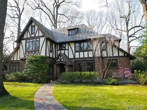 Spectacular Ch English Tudor In The Heart Of Port Washington Estates.Lr W/Brick Fpl/Built-Ins.Large Fdr W/French Doors To Front Patio.Sun Drenched Fam Rm.Renov Country Kitchen W/Bkfst Rm/Exposed Brick Wall.Laundry.Powder Rm.Master Suite, 4 Add Br&rsquo;s/2 Baths, Sitting Rm.Hw Flrs, Gas Heat, Cac, 2 Car Heated Gar, Beach/Mooring W/Assoc.Fee.Close To Lirr & Town.