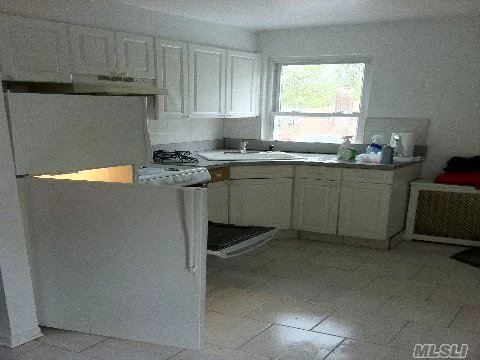 3Brs Duplex, Very Bright Apartment, Quiet Neightborhood, Many Parking, Express Bus To City.