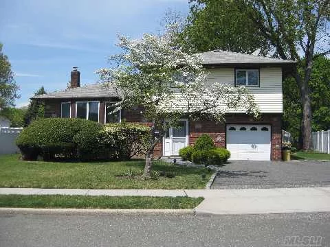 A-1 Location! Very Spacious Split Level On A Great Block! Circle-Top Windows- Sliding Door To Deck-Master Bedroom W/Full Bth, Ceramic Ch Hall Entry W/French Doors To Main-Level Family Room-Andersen Windows-Pella Doors-Hi Hats, Beautiful Backyard-Alarm- Sd#21!