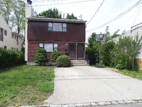 Well Located, Bright And Sunny Top Floor 3Br, 2Ba With Fireplace, Hardwood Floors, Eik. Private Patio Overlooking Quiet Backyard. 1 Off Street Parking Space Included. Excellent, Professional Local Landlord.