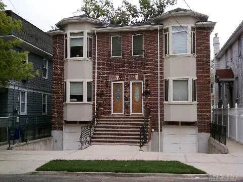 Unique Two Side By Side Triplex Apts, Each W/Its Own Garage & Rear Yard. New Landscape. Near Lirr, Park, Shopping And Pkwy.