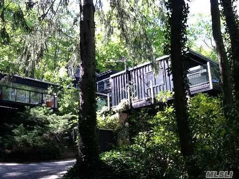 Unique Country Retreat, Private, Nestled On 2.5 Wooded Serene Acres Overlooking Nature Conservancy Pond, Indoor Pool With No Chemicals, Walls Of Glass, Decking