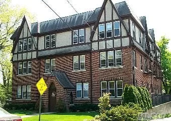 Immaculate Large 1 Bedroom.Laundry In Basement. Outdoor Garage Avail $125/Per Month.Conveniently Situated Walk To Shopps & Lirr.