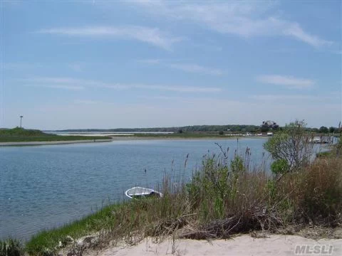 Walk To Private Beach Assoc., Boat & Kayak Launching, Private Laughing Waters Association, Spectacular Boating & Fishing. Water Sports, Truly A Summer Paradise. Diamond Condition!!!