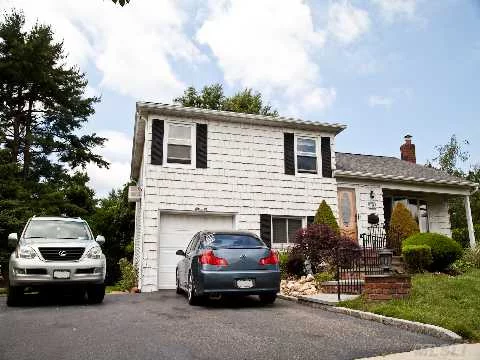 Renovated 4Brs, 2Bath Split, Huge 60X146 Property(0.29 Acres) W/Large Deck Overlooking Spacious Backyard, New Eik W/Vaulted Ceiling & 2Skylights, Granite Countertops, Slate & Glass Tiles, New Anderson Windows In Lr & Kit And Doors To Deck, Finished Bsmt, 6Yrs Old Roof, 2Yrs Old Front Loader Washer/Dryer, Hardwood Floors, Inground Sprinklers.