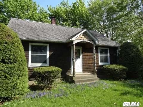 Imagine The Possibilities!Vintage Cutie Right Down To The Stove.A Nostalgic And Well Built Home On.92 Of Acre.A Farmer&rsquo;s Farm.Fruit Trees, Vegatable Gardens And Chicken Coop.