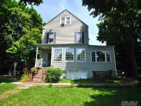 Large 1 Br Apt With Spectacular Waterviews Of Harbor, Across From Tappan Beach.