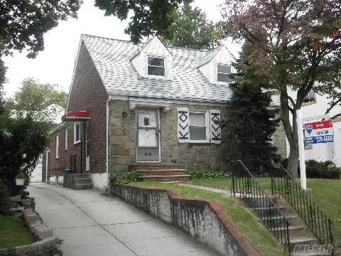 Large Wide-Line Gross Morton Cape In The Best Part Of Bayside Hills. Perfect For Large Family 27X42 Building Sized. Brand New Gas Heating. Great Rooms Sized And Closet Space. Close To All, Express Bus, Shops. Best School Dist#26, Ps203, Is74 & Cardozo High School. Prime Location! Must See.