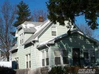 Huge 5 Bedroom Colonial With Huge Yard! Great For A Large Family! Wont Last!!