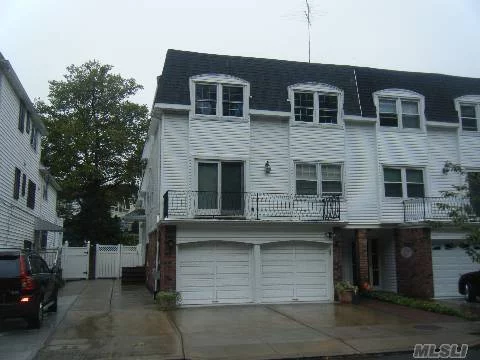 Lovely 2nd Floor Duplex For Rent With A Separate Entrance. 3 Brs, 2 Ba, Lr/Dr Combo And Kitchen