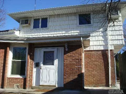 Near Ally Pond Park, 1st Floor 3Bedroom 1Bathroom, Include Heating