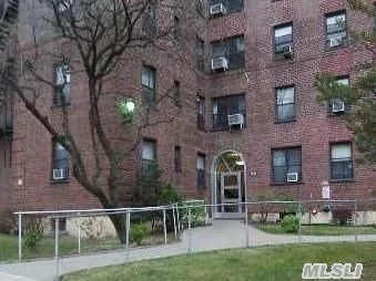 Nice And Quiet Area, Spacious 2Br Bright And Airy, Open View, Maintenance Includes Gas, Heat & Electric. Minutes To Express Bus To Nyc. Local Bus Q20/14/44/34 To Main St. Convenient To All, School, Post Office, Library, Shop & Supermarket.