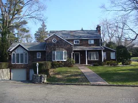 2 Car Attached Garage, Convenient To All (Lirr).