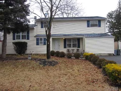 Lovely 4Br, 2.5 Bath Colonial/Split With Room For Mom! Maple Kitchen Cabinets, Ceramic Tile, Hardwood & Pergo Floors, Lr W/Woodburning Fplc, Newer Full Bath W/Granite, Cac, Hi Hats, Fully Fenced Yard, Must See!