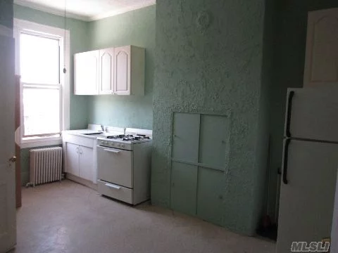 Freshly Painted 4 Rooms Apt, Rr Apartment, Very Bright, Each Room Has Window, 2nd Fl Of A 4 Family Home, Very Convenient To Transportation/Stores/School, Next To Metropolitan Ave.