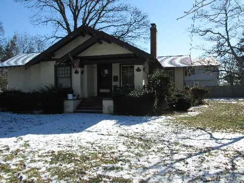 2 Bedroom, 1.5 Bath Ranch For Rent In Hicksville For $2, 000 Per Month. Situated In Field Estates, On One Of The Most Beautiful Streets In Town On An Oversized 113X111 Lot. A Full House Rental W/ Large Bedrooms, Freshly Painted, New Flooring, Finished Basement, Use Of Yard, Driveway & More! Owner Requires Credit Check, References & Income Verification. Won&rsquo;t Last Long!