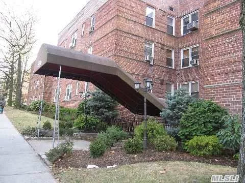 Welcome To This Beautiful 1 Bedroom, 1 Bath Apartment Facing Rear Of The Building In Great Neck Plaza. Features Include A Full Bath, Modern Kitchen, Beautiful Hardwood Floors. Near Railroad, Town, Shops, And Many Other Community Services.