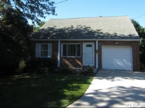 Meticulously Maintained And Recently Renovated 5 Bedroom, 3 Bath Home Set On Quiet Street In Terrace Manor. Additional Amenities Include All New Carpet, Finished Walk Out Lower Level, Hardwood Floors, Cac, Close Proximity To Town, Transportation And Manhasset Schools.