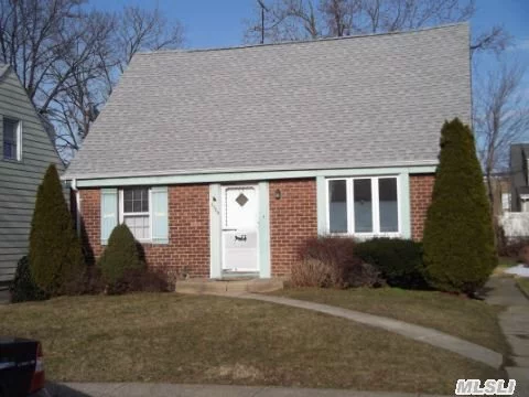 &rsquo;Ready For Buyers Personal Touch&rsquo; - New Roof - Freshly Painted - Floors Refinished - Great Neighborhood - Gas Heat