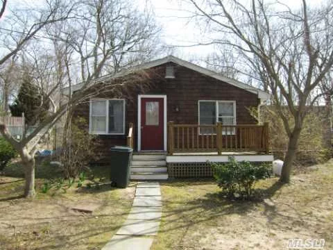 Cozy 2 Bedroom Cottage On Shared Property..Features Include 2 Large Bedrooms, Updated Eik & Bath, Hardwood Flooring, Washer & Dryer, Secluded Deck, Off Street Parking, Landlord Will Consider Smallpets. This Home Will Not Last..Great Country Charm In Desireable Mount Sinai Schools.