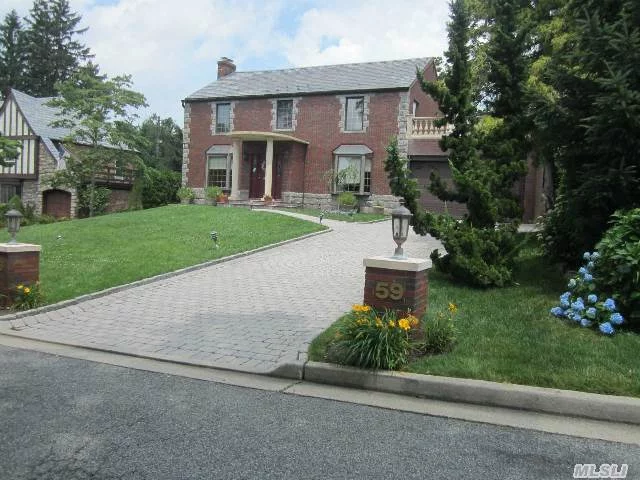 Stately Brich Ch Colonial, Beautifully Updated And Like New! Large Entertaining Rooms, Kitchen/Island, Large Masteren-Suite Bathroom, Strathmore Vanderbilt Cc With Pool, Tennis, Restaurant And Summer Programs..