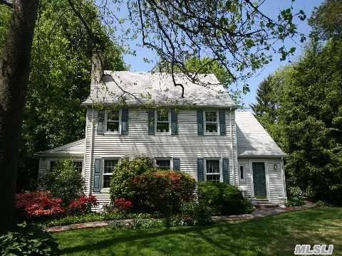 Charming Beacon Hill Colonial With 3 Bedrooms, 2 Baths. New Cac, New Gas Boiler, New Roof, Upgraded Electric. Close To Town And Lirr