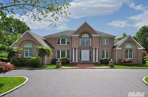 Brookfield Estates-Impressive 5100Sq-Ft, 5Bd, 4.5Ba Brick Colonial Built In 1994 On 2.06Acres; Private & Pristine-Professionally Landscaped. Featuring A 2-Story Entry Foyer, High Ceilings, Over-Sized Gourmet Kitch W/Adjoining Great Room And Fireplace. This Sundrenched Estate Is Perfect For Formal Or Casual Entertaining W/A Wonderful Floor Plan Ready For Comfortable Living.