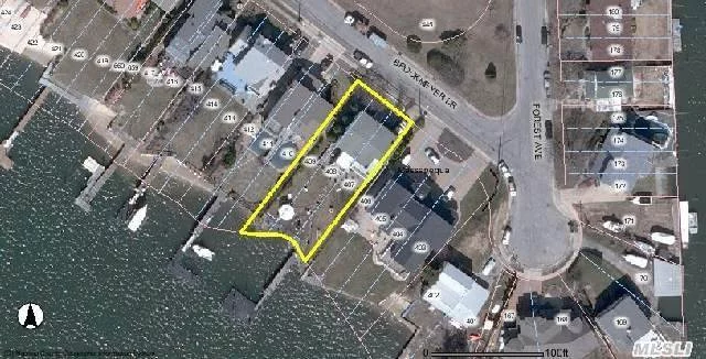 Great Opportunity! This Is Your Chance To Make This Approx 3K Sq Ft Home On The Bay Your Own. Shy 1/4 Acre With Breath Taking Views Of Jones Beach And The Needle. Home Needs A Little Tlc And Is A Diamond In The Rough, Or Build From Scratch. Big Back Yard, Cul De Sac, & Large Park In Front Of The Home.