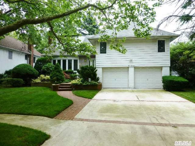 Move Right In Quiet Residential Tree Lined Street In Sd#14. Updated Kitchen With Granite Countertops, Bathrooms, Windows & Driveway, Home Has Igs, Alarm, High Hats & Lots Of Storage.