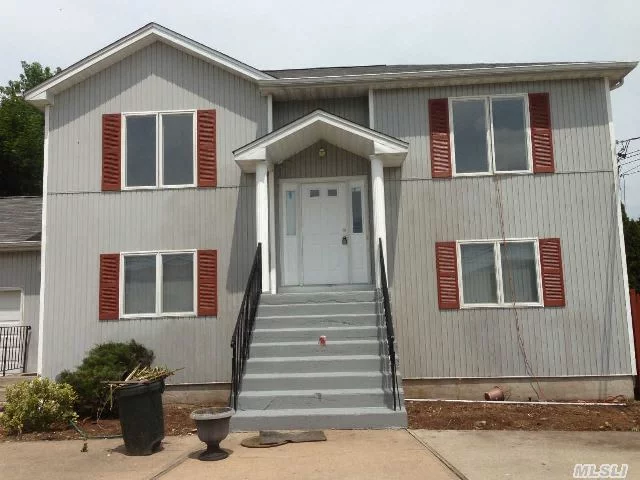 First Floor, Lr, Large Kitchen/Dr Combo, Oversized Mbr With Bath And Wic, 2 Other Large Brs, Bath Room, Hardwood Floors, Cac, Laundry In Basement, Cul De Sac Location, Close To All, All Utilities Included.