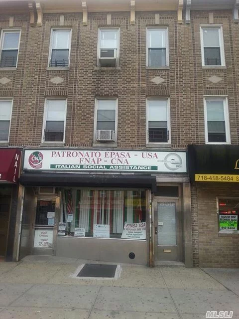 Beautiful Store With 2 Huge (3 Bedroom Apartments Located On Myrtle Ave .Nice Size Pvt Yard , All Tenants Pay Their Own Heat And Electric