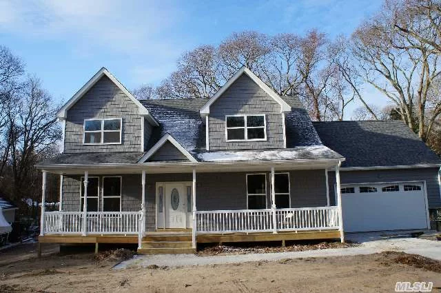 Spectacular Wave Crest Model In Private Beach Community. This Wonderful Home Gives You A True Hamptons Feel With Every Comfort Imaginable. 9Ft Ceilings On 1st Flr. Hardwood Flrs. Fireplc. Master/ W On Suite. Come Fall In Love
