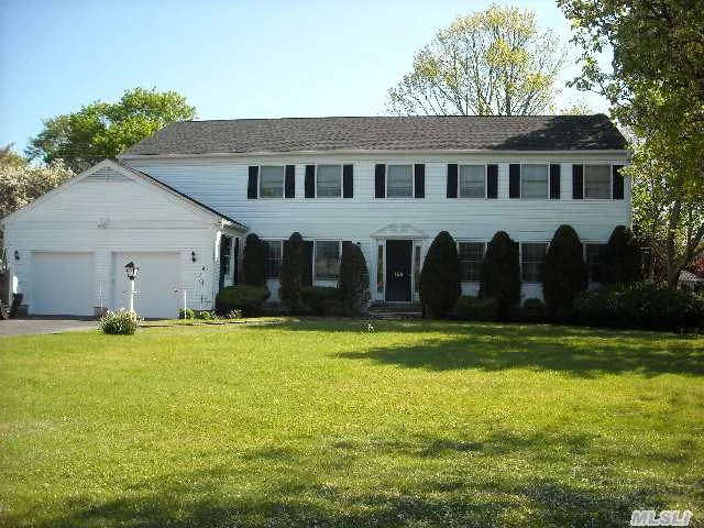 Ctr. Hall Colonial.Front And Back Stairs. Formal Lr., And Dr. Lge. Kitchen, Dinette W/Sliding Glass Doors. Family Rm./Fpl. W/Sliding Glass Doors Into Screened Porch. Mstr. W/Bth, 4 Bdrms, Tv Rm, Bth. Walk-Up Stairs.