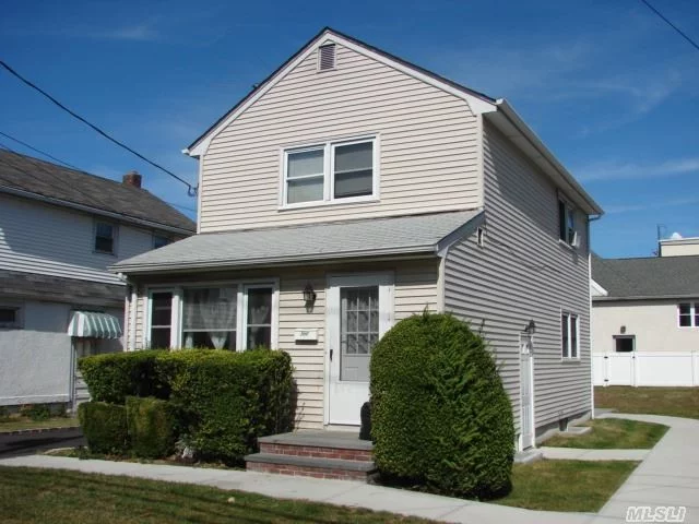 2 Bedroom Colonial Located Close To Shops And Transportation.