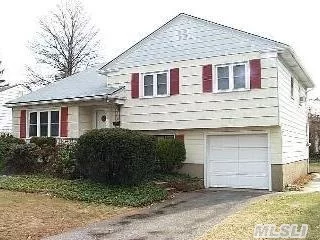 Beautiful Split, 4 Bedrooms 1 And 1/2 Baths, Lr, Fdr, Ext Eik W/ Gas Cooking. 1 Garage W/Elect.Op. 2. Exhaust Fans In Attic. Convenient To All A Must See