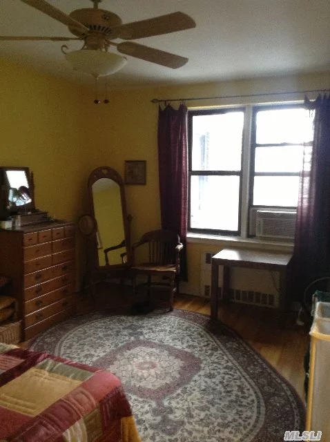 Large 1 Bedroom Dining Area Lots Of Closets. Aprox 800 Sqaure Feet 18 Hour Doorman. The Building Is Pet Friendly. There Is An Assesment Of ($71.46) Per Month. We Need 24 Hour Notice/