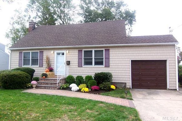 Lovely, Beginning At The Curb Starting W A Double Drvwy, New Pavered Walkwy & Pretty Garden! Home Features Brand New Granite & Maple Eik, Hardwood Flrs, Most Anderson Wdws, New Arch Roof, Updtd Vinyl Sdg, New 200 Amp Elect., Part Fin&rsquo;d Basement W Ose. Clean, Pretty & The Best Buy In Town!Rear Deck Coming Down No Co.