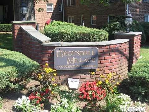 Great New Price! Start Here With This Great Buy In Trousdell Village. One Bedroom, Lower Level Unit Is Located In A Pretty Courtyard Surrounded By Trees. Parking Is Conveniently Located To The Unit. Private Laundry Facility, Private Gym, Commuter&rsquo;s Delight. Why Rent?