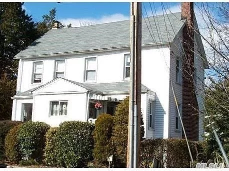 Month-To-Month Or Flexible Rental Through-Out The Season Until May 31st 2014. Fully Furnished Home That Includes All Utilities. This Lovely 5Br Has A Large Lr W/ Fireplace, Full Basement And More... Located On A Private Street In Back Of Lawrence.