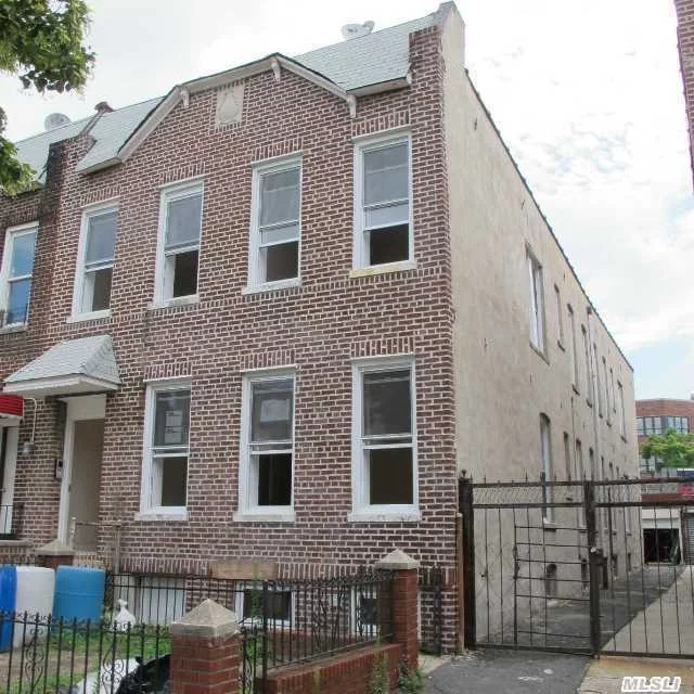 Oversized Semi-Detached Brick 4 Family Fullu Renovated With New Kitchens, Bathrooms, Windows, Floors, All Heating, Gas, Electric Are Seperated, 2 Car Garage, Huge Basement, Nice Location, And Much More! Great For 1031 Exchange, Investor Or User!