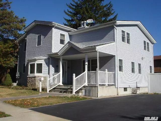 Like New! 2-Fam Col Front Porch Waterviews.